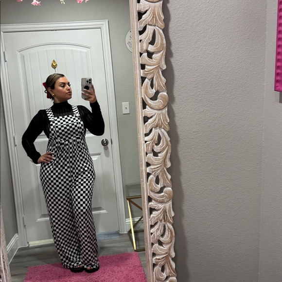 Checkered Wide Leg Overalls - Picture 7 of 8